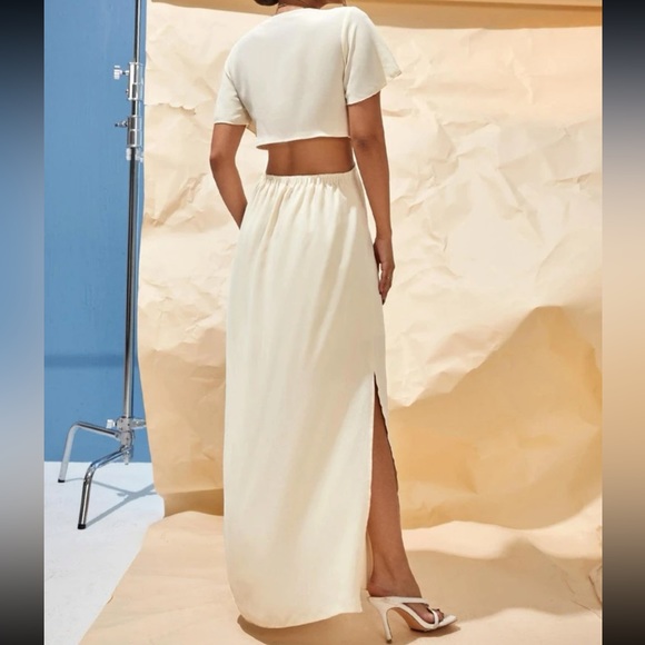 Maxi Cut Out - Picture 2 of 6